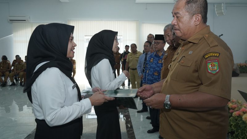 Serahkan 148 SK CPNS, Bupati Minta Pahami Visi dan Misi Pemkab Asahan