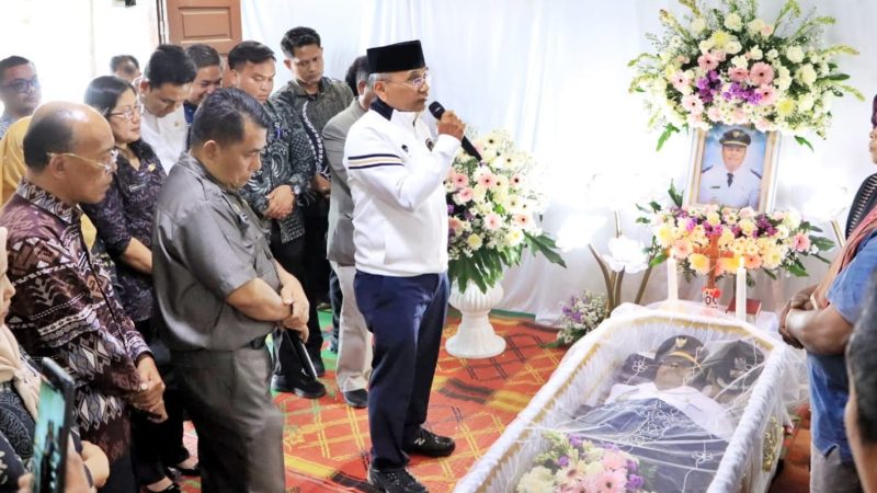 Bupati Simalungun Melayat Atas Meninggalnya Camat Pamatang Silimahuta