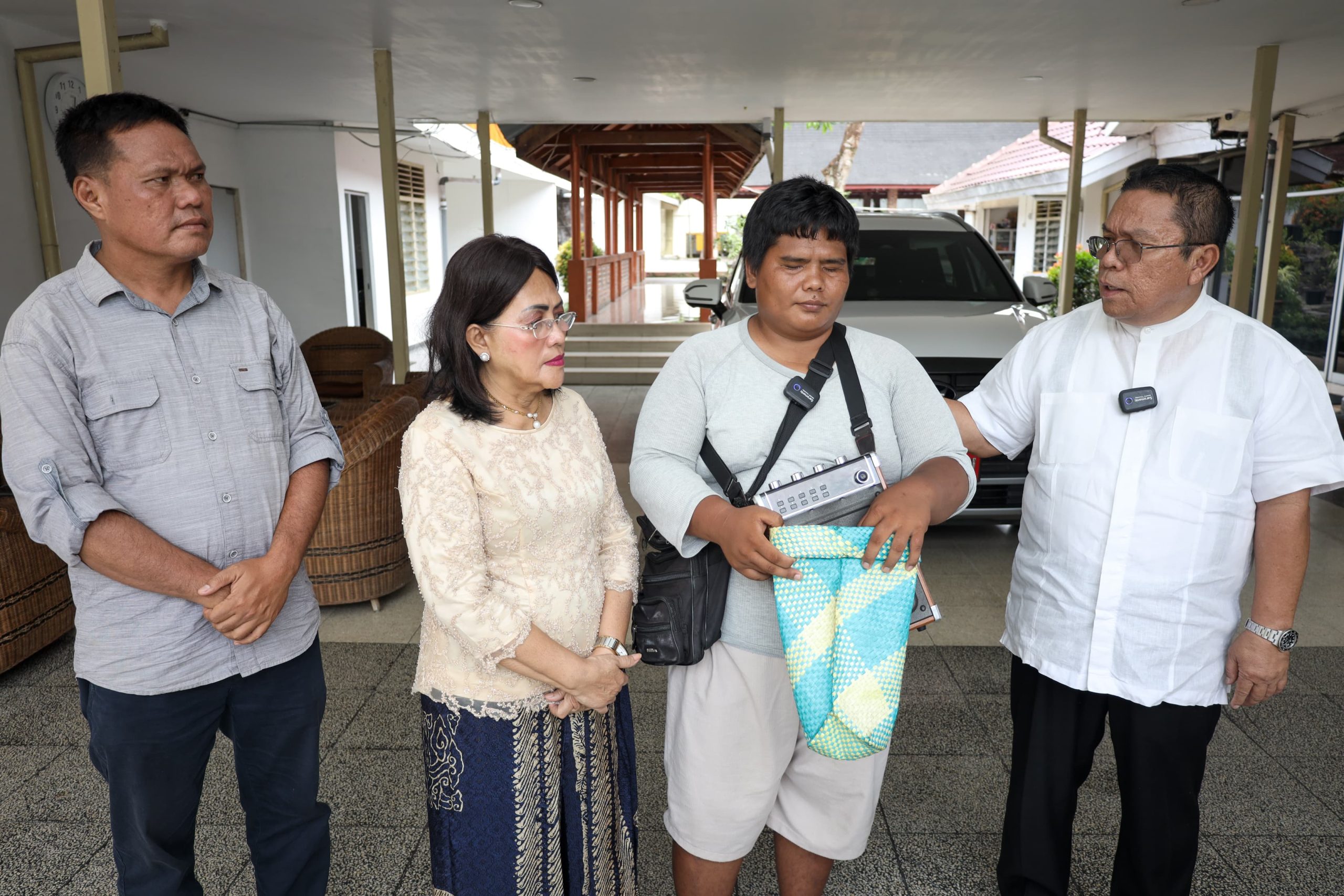 Wali Kota Wesly Silalahi Undang Pria Pengamen Tuna Netra Datang ke Rumah Dinas