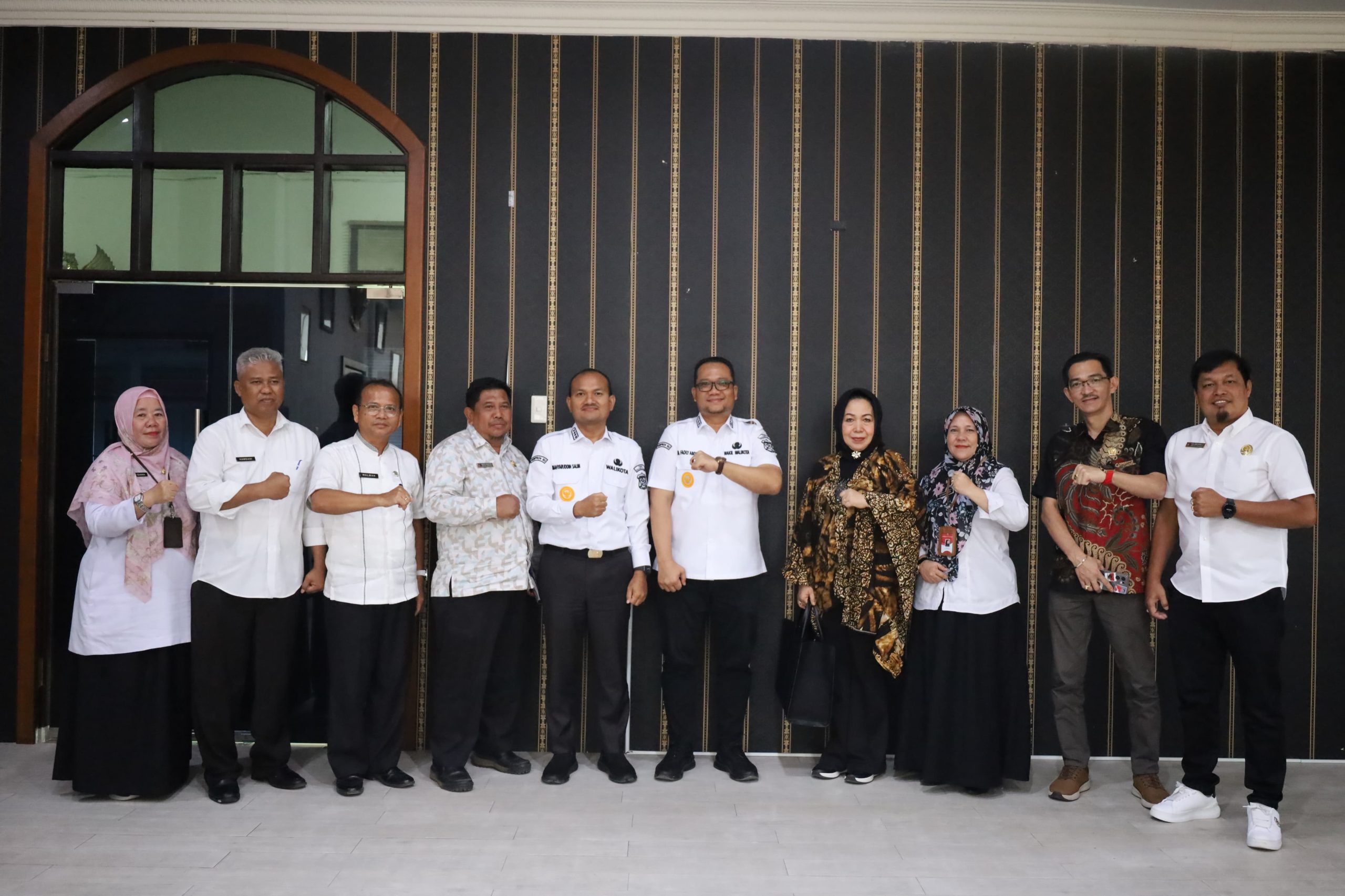 Walikota Tanjungbalai Terima Audiensi Komisi B DPRD