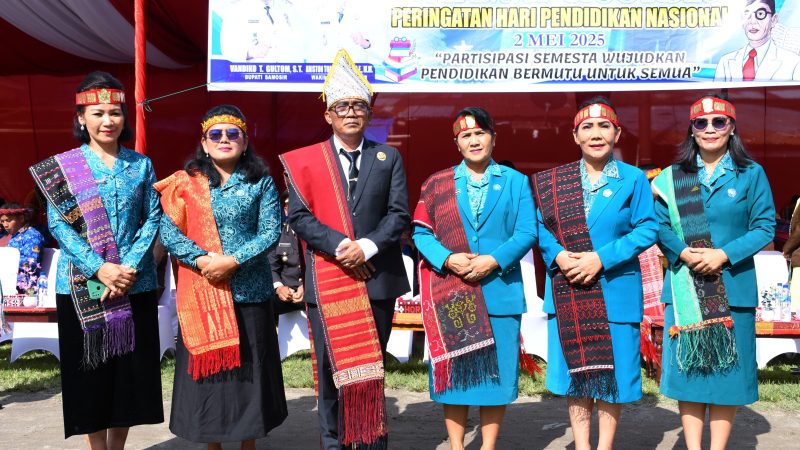 Wakil Bupati Samosir Pimpin Upacara Peringatan Hardiknas 2025