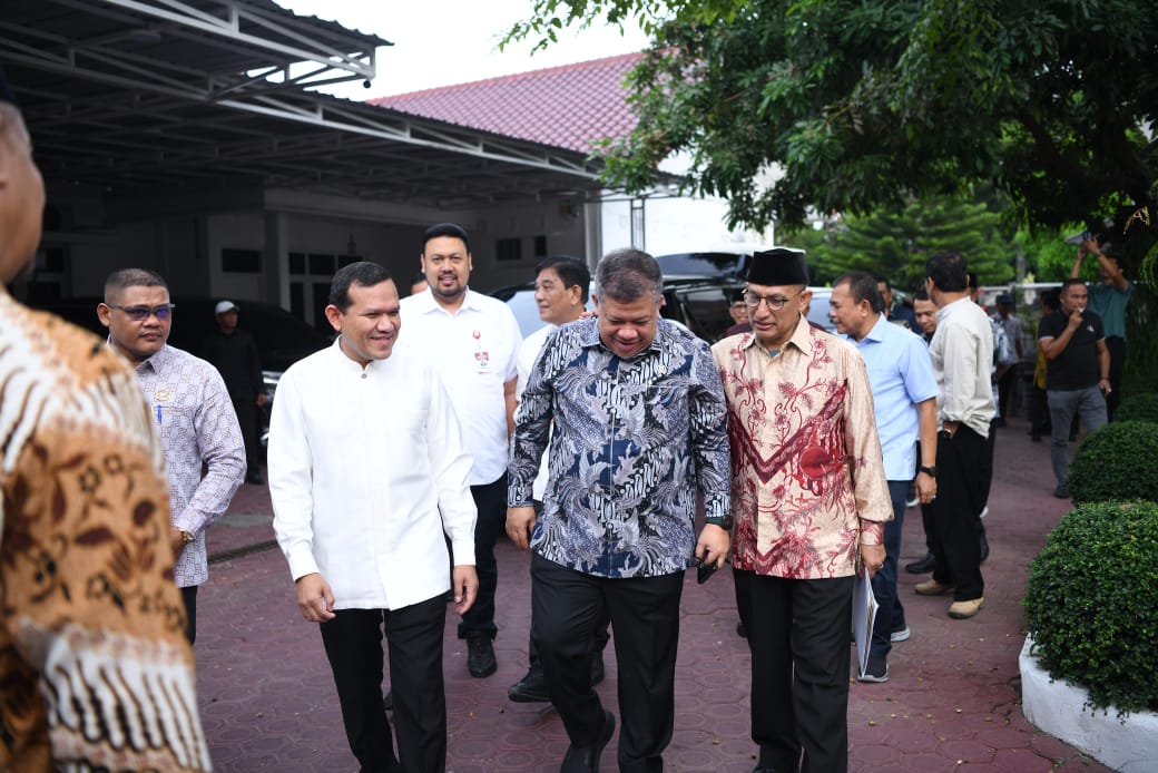 Wagub Aceh Sambut Wamen PKP Fahri Hamzah, Bahas Rumah untuk Kombatan GAM