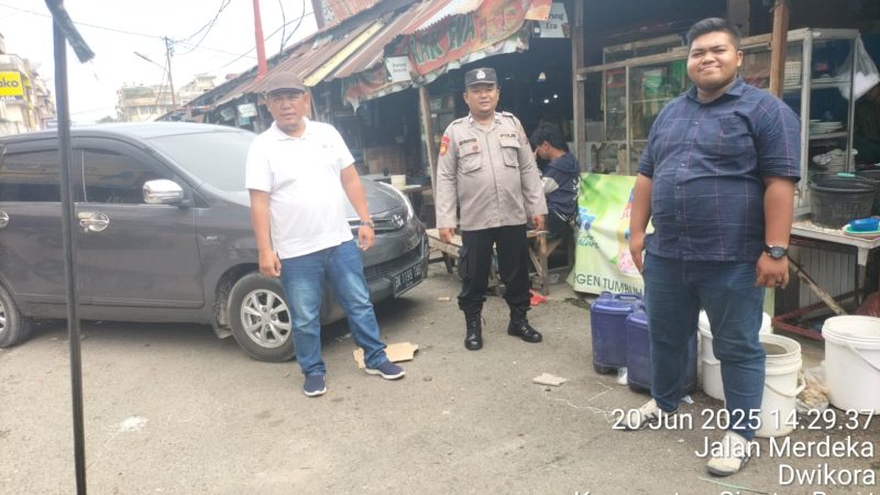 Cegah 3C dan Premanisme di Seputaran Pasar Horas, Polsek Siantar Barat Laksanakan Patroli Jalan Kaki
