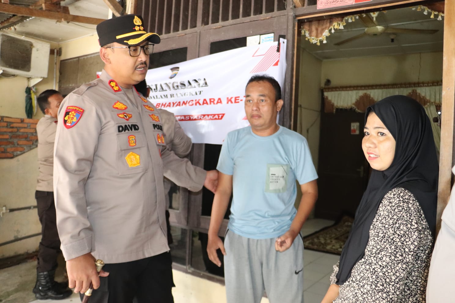 Wujud Kepedulian di Hari Bhayangkara ke-79, Kapolres Langkat kunjungi Personel yang Sakit