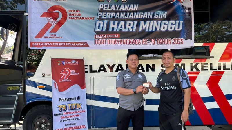 Satlantas Polres Pelalawan Giat Pelayanan Bus SIM Keliling Dalam Rangka HUT Bhayangkara Ke 79