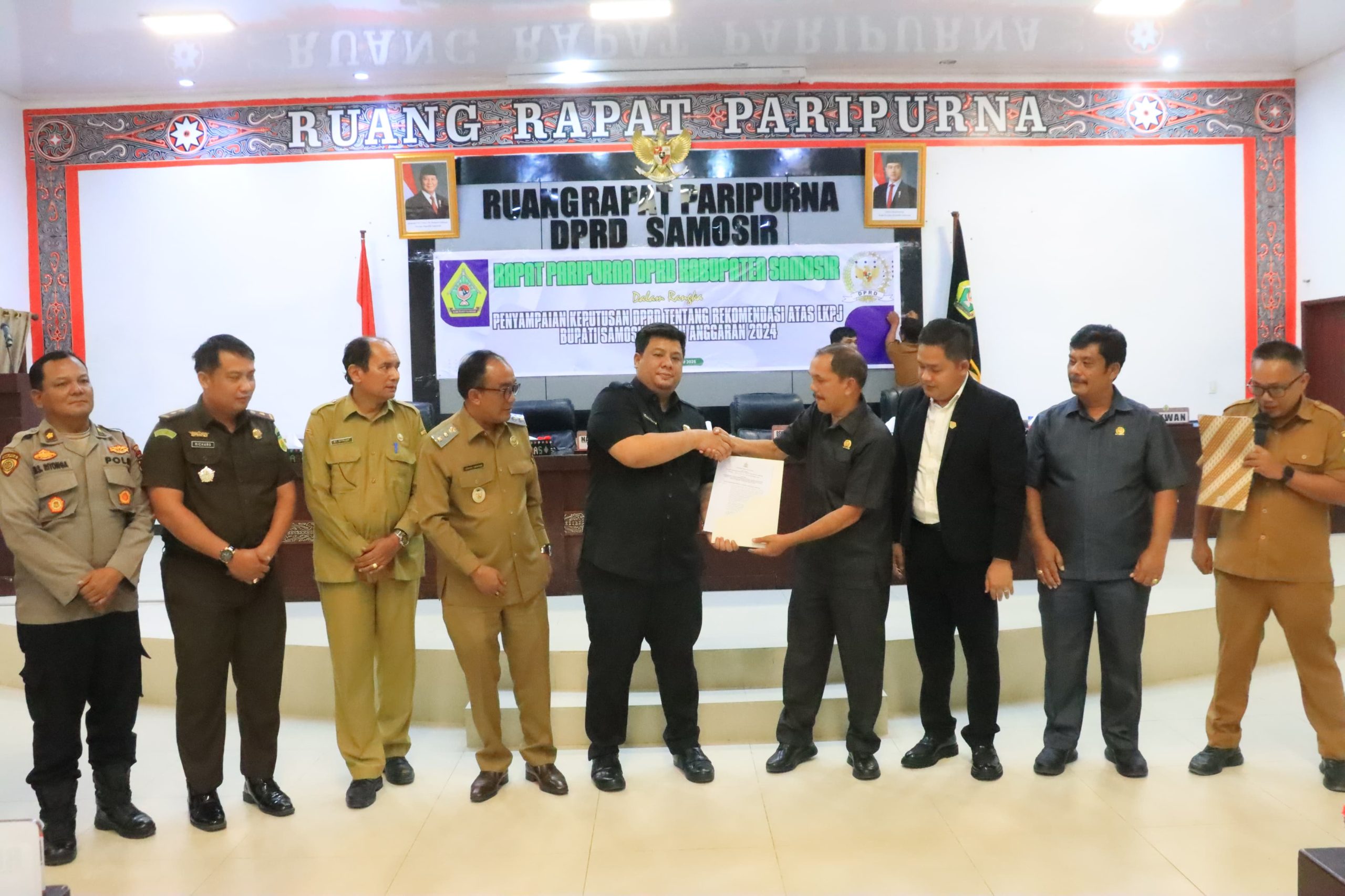 Bupati Samosir Terima Keputusan Dprd Samosir Tentang Rekomendasi LKPJ 2024