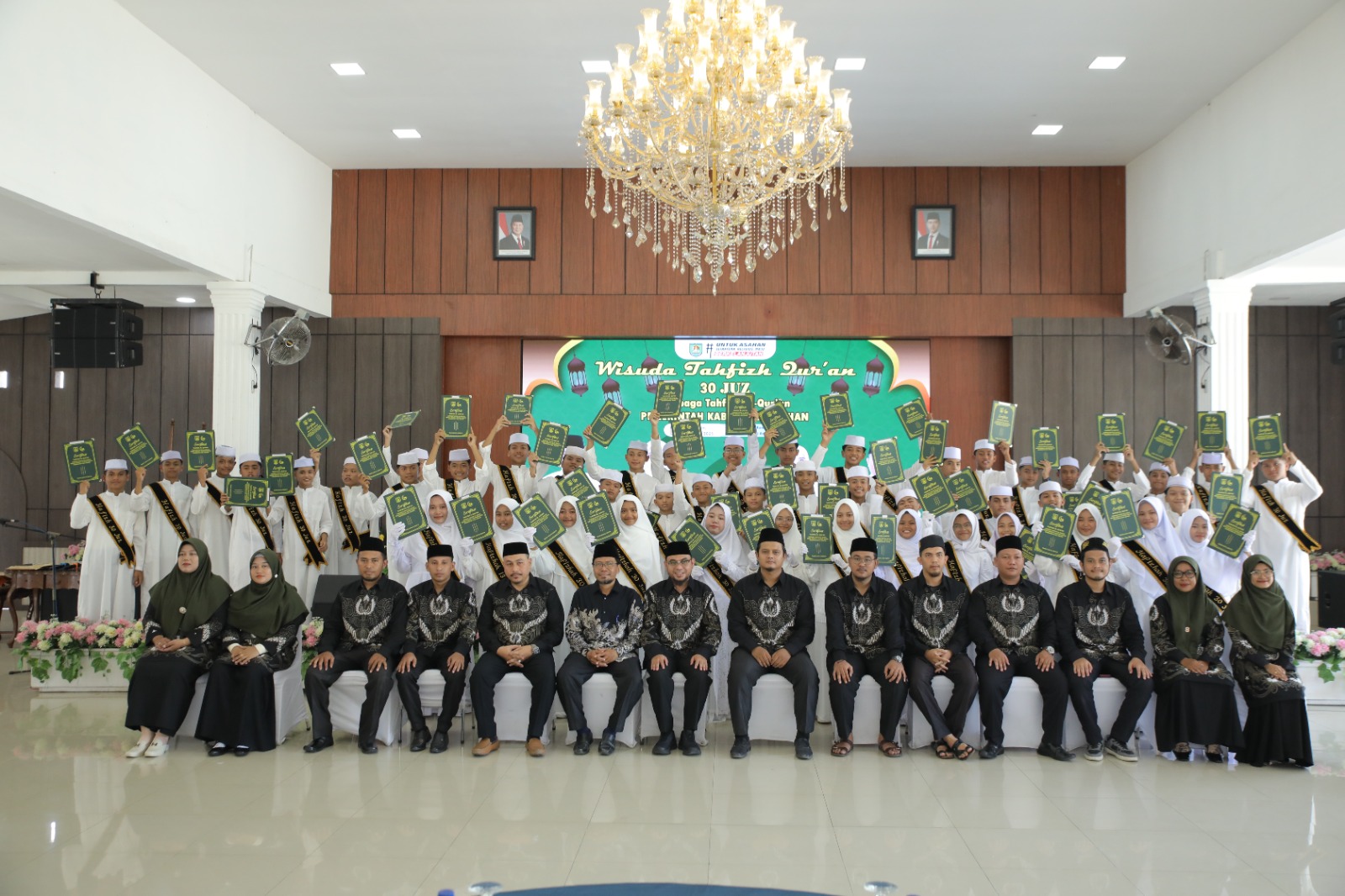 Bupati Asahan Wisuda 48 Orang Santri Lembaga Tahfidz Al-Qir’an Pemkab Asahan