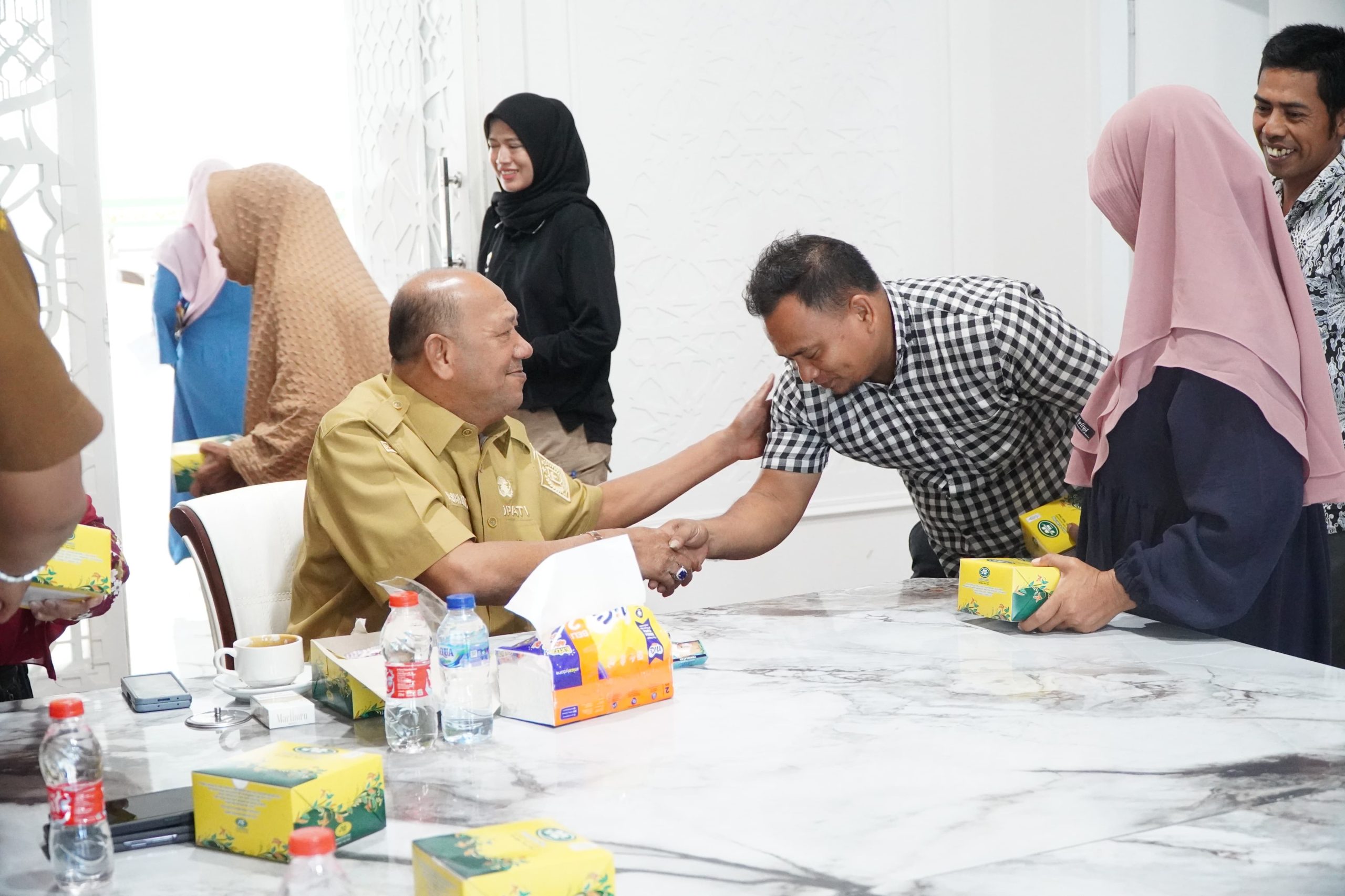 Bupati Langkat H. Syah Afandin Tegas: Kades Serapuh Asli Terancam Diberhentikan Permanen Jika Terbukti