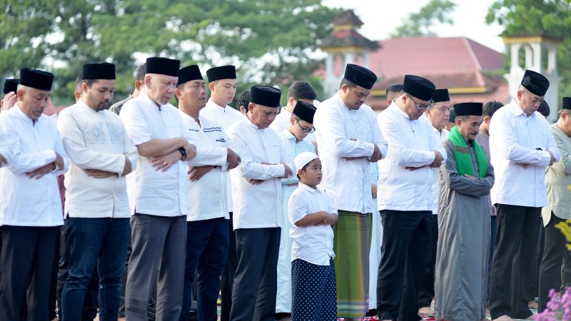 Gubernur Sumut Bobby Nasution dan Wagub Surya  Salat Iduladha 1446 Hijriah Bersama Ribuan Masyarakat Deliserdang