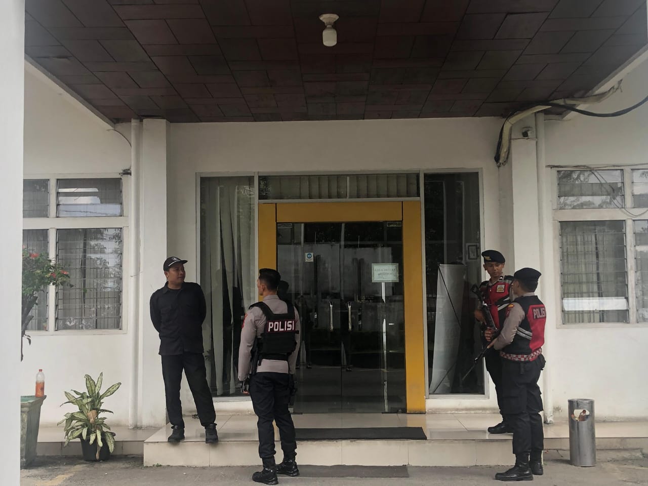 Pengembangan OTT Dinas PUPR Sumut, KPK ‘Obrak Abrik’ Ruang Kerja Topan Ginting