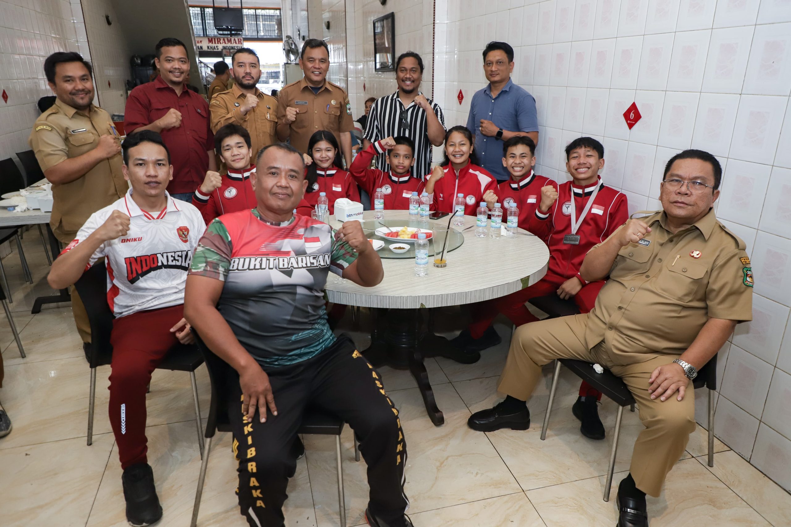 Wali Kota Wesly Silalahi SH MKn Gelar Ramah Tamah dan Makan Siang Bersama Atlet MMA Championship 2025
