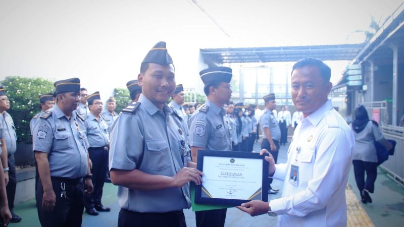 Lapas Cipinang Berikan Penghargaan Pegawai Berprestasi, Wujud Nyata Panca Carana Laksya Pemasyarakatan