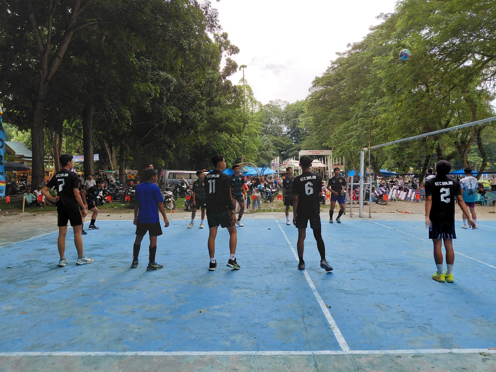 Cabang Olahraga Bola Voli Kontingen Kecamatan Stabat Melaju Ke final Setelah Taklukkan Kontingen Kecamatan Binjai