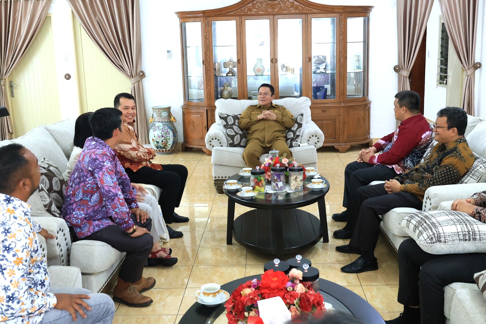 Wali Kota Pematangsiantar, Terima Audiensi Sekjen United Evangelical Mission (UEM)