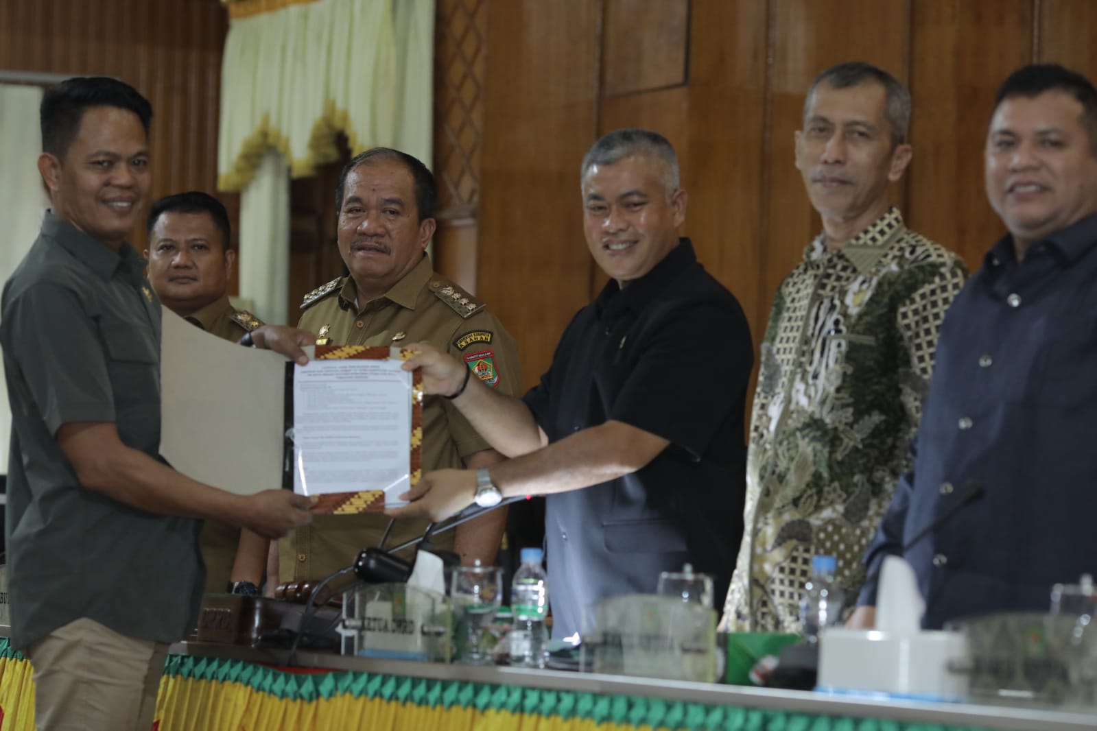 Bupati Asahan menghadiri Rapat Paripurna DPRD Kabupaten Asahan