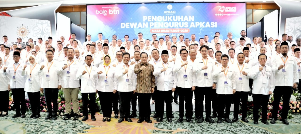 Bupati Simalungun Dr. H. Anton Achmad Saragih Dikukuhkan Mendagri sebagai Unsur Pimpinan Apkasi Periode 2025–2030