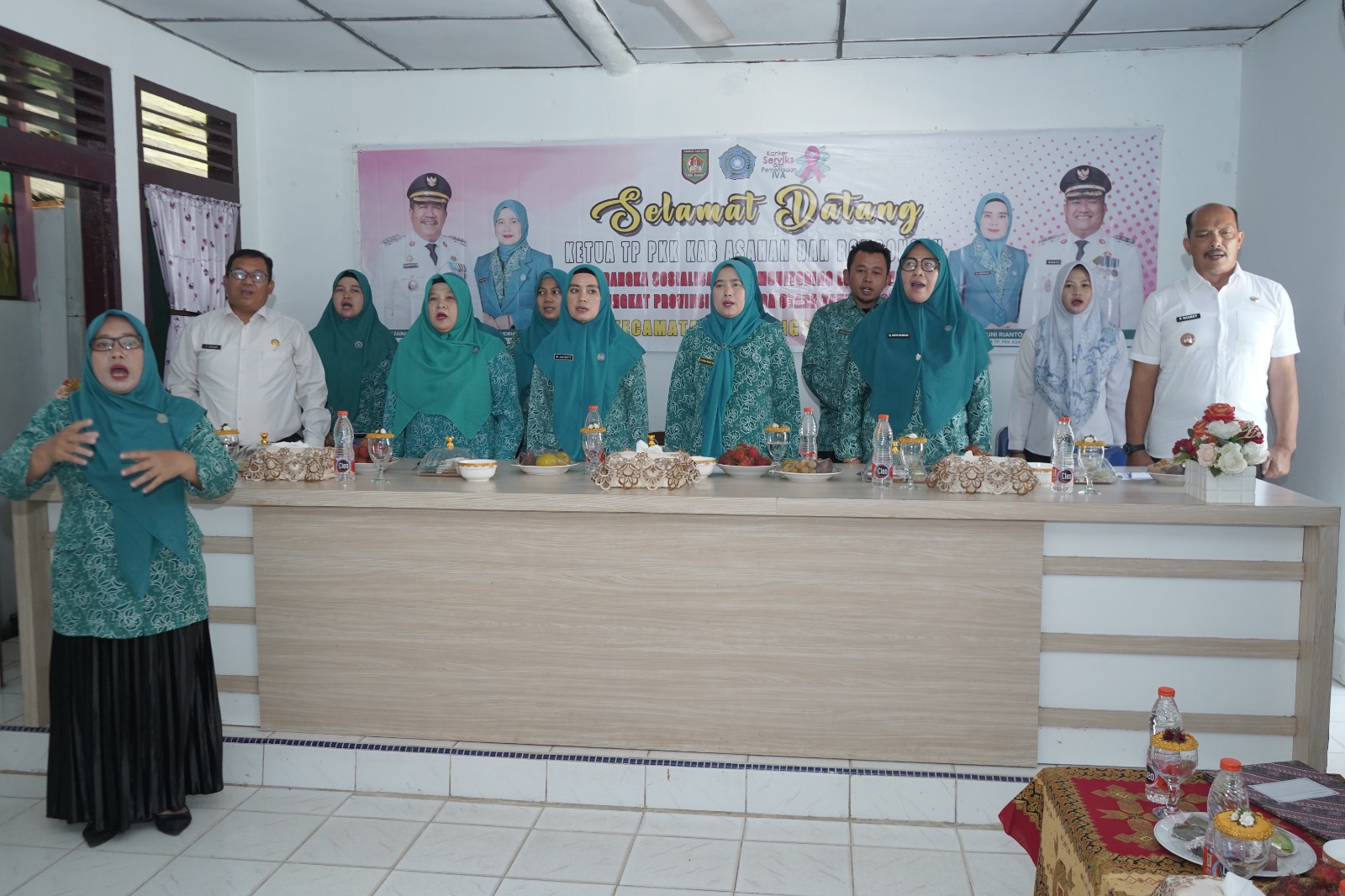 Ketua TP. PKK Kabupaten Asahan Sosialisasikan dan Monitoring IVA Test di Kecamatan Aek Songsongan