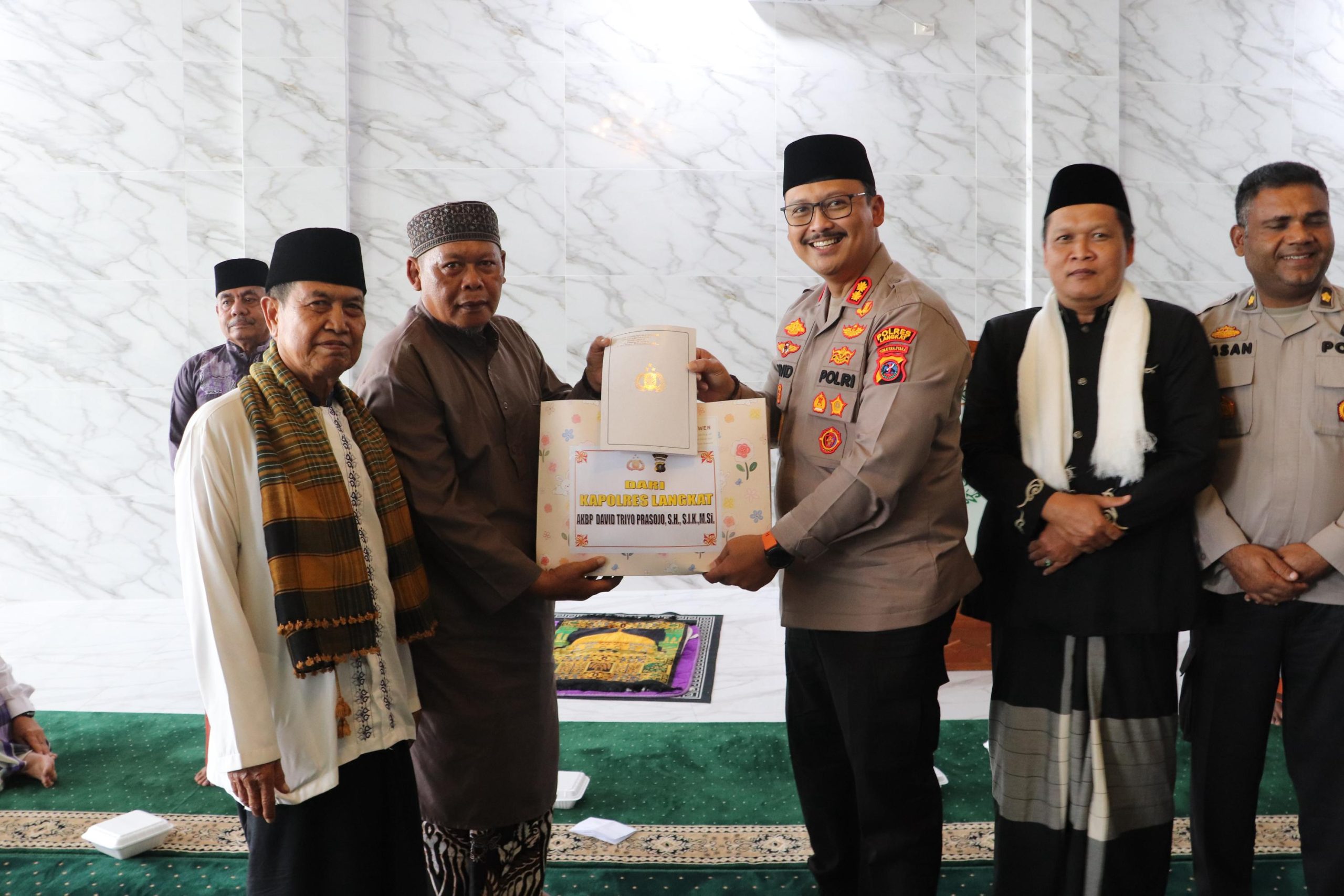 Jum’at Curhat di Mesjid Nurul Muslimin,Kapolres Langkat Berikan Pesan Kamtibmas