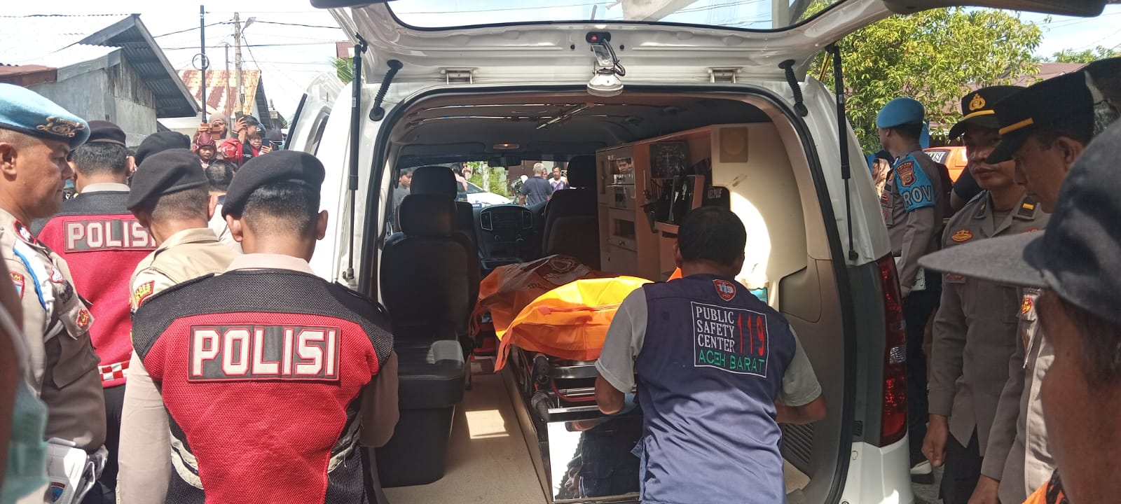 Warga Dusun Kuini Gampong ujung Baroh di Hebohkan Adanya Penemuan Mayat Pria di Dalam Rumah
