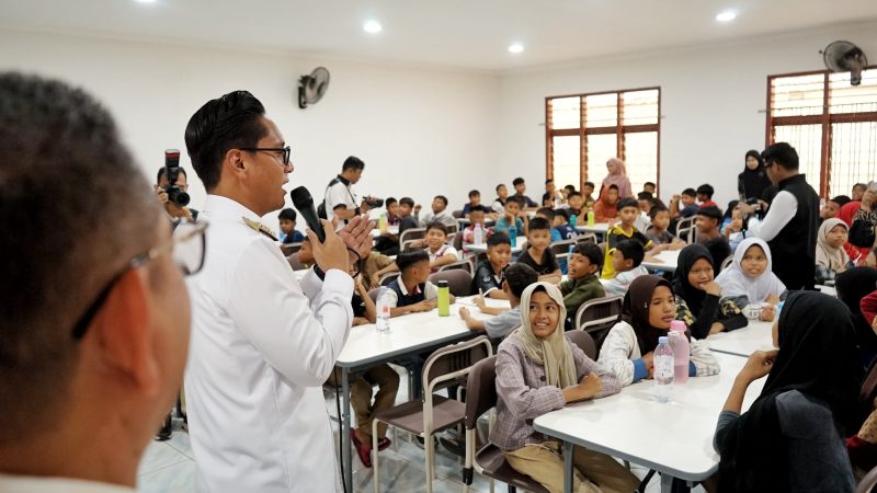 Tinjau Sekolah Rakyat Kota Medan, Rico Waas Ingatkan Siswa Rajin Belajar Untuk Menggapai Cita-Cita