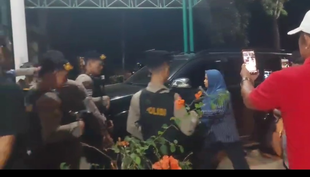 KPK Geledah Rumah Diduga Milik Kadis PUPR Madina