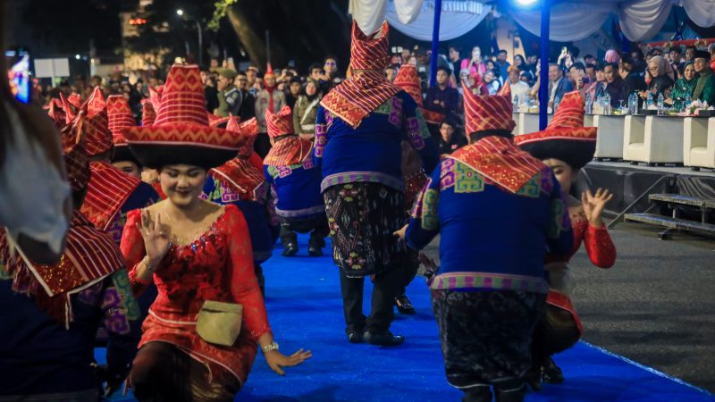 Colorful Medan Night Carnival 2025 Berlangsung Meriah, Rico Waas: Tunjukkan Kota Medan Ke Dunia Melalui Ragam Kebudayaan