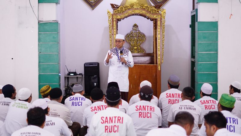 Ustadz Das’ad Latif Sapa Santri Rutan Cipinang, Ajak Selalu Ingat Allah