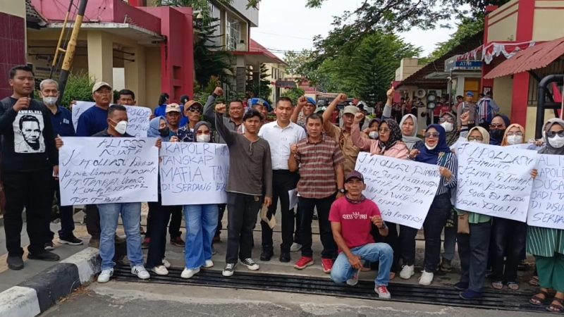 Puluhan Massa Asal Sergai Aksi Unjukrasa, ALISSS Minta Kapoldasu Periksa Atek dan Suwandi Wijaya