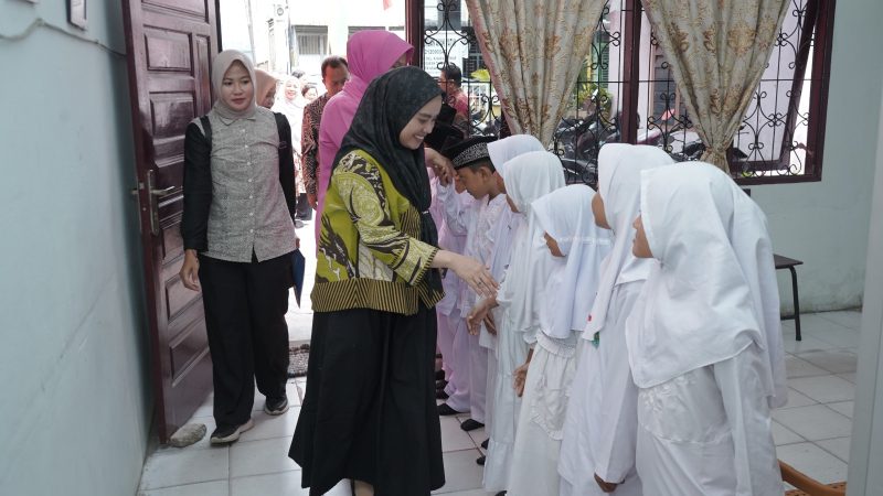 Pemerintah dan TP PKK Kabupaten Asahan Salurkan Bantuan Sembako Jelang HUT ke-80 RI