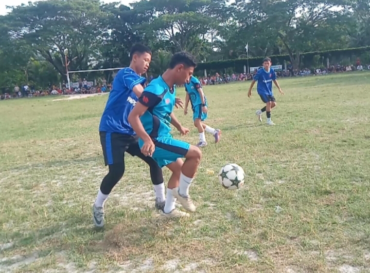 Turnamen Sepak Bola Tarkam U-15 Pemdes Petaring Sukses, Topi Miring FC Sabet Juara I