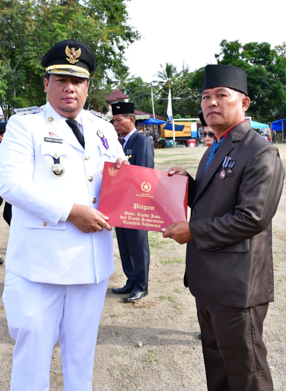 Bupati Samosir Irup Upacara HUT RI Ke-80, Bendera Merah Putih Sukses Berkibar