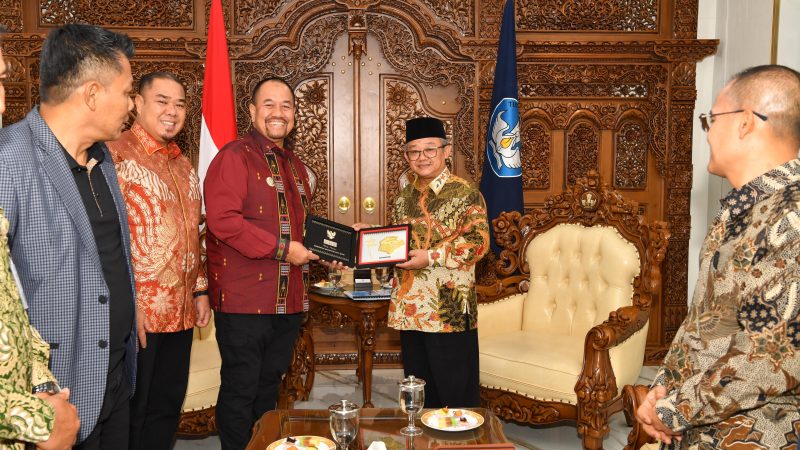 Dukung Tingkatkan Mutu Pendidikan, Bupati Baharuddin Siagian Lakukan Kunjungan Kerja ke Kemendikdasmen RI,