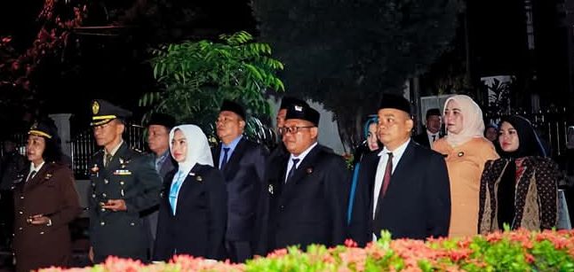 Mengenang Jasa Pahlawan, Dandim Hadiri Upacara Apel Kehormatan Dan Renungan Suci di TMP Rantauprapat