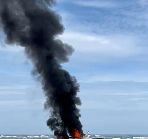 Operasi Pengawasan Mini Trawl di Pesisir Selatan Berujung Pembakaran Armada Milik KKP