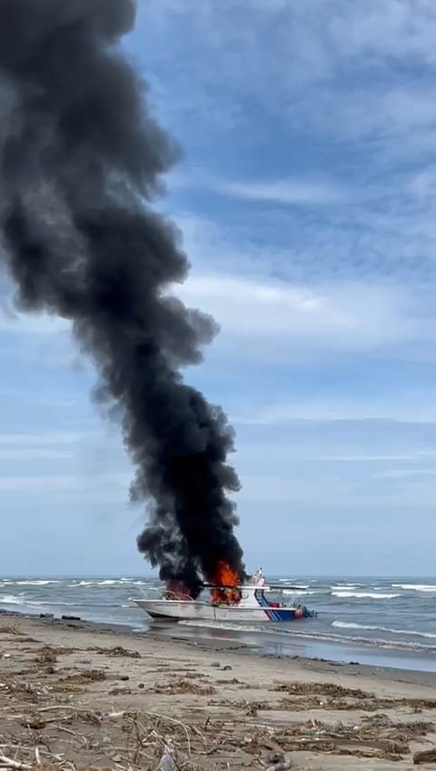 Operasi Pengawasan Mini Trawl di Pesisir Selatan Berujung Pembakaran Armada Milik KKP