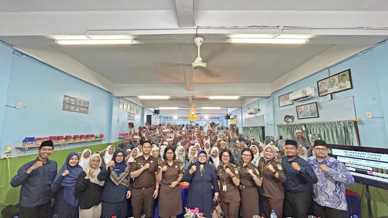 150 Orang Siswa YP Riad Madani Dibekali Jaksa Kejati Sumut Terkait Bahaya Narkoba dan Etika Bermedia Sosial