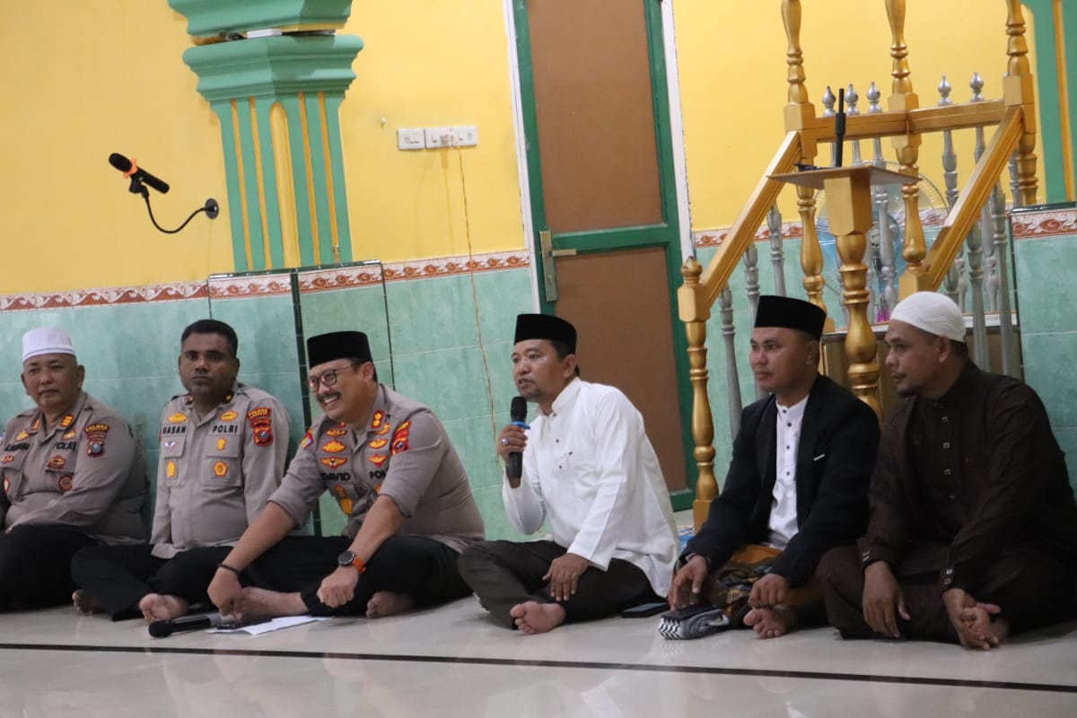 Kapolres Langkat pimpin Langsung Jumat Curhat di Masjid At-Taqwa, Besitang