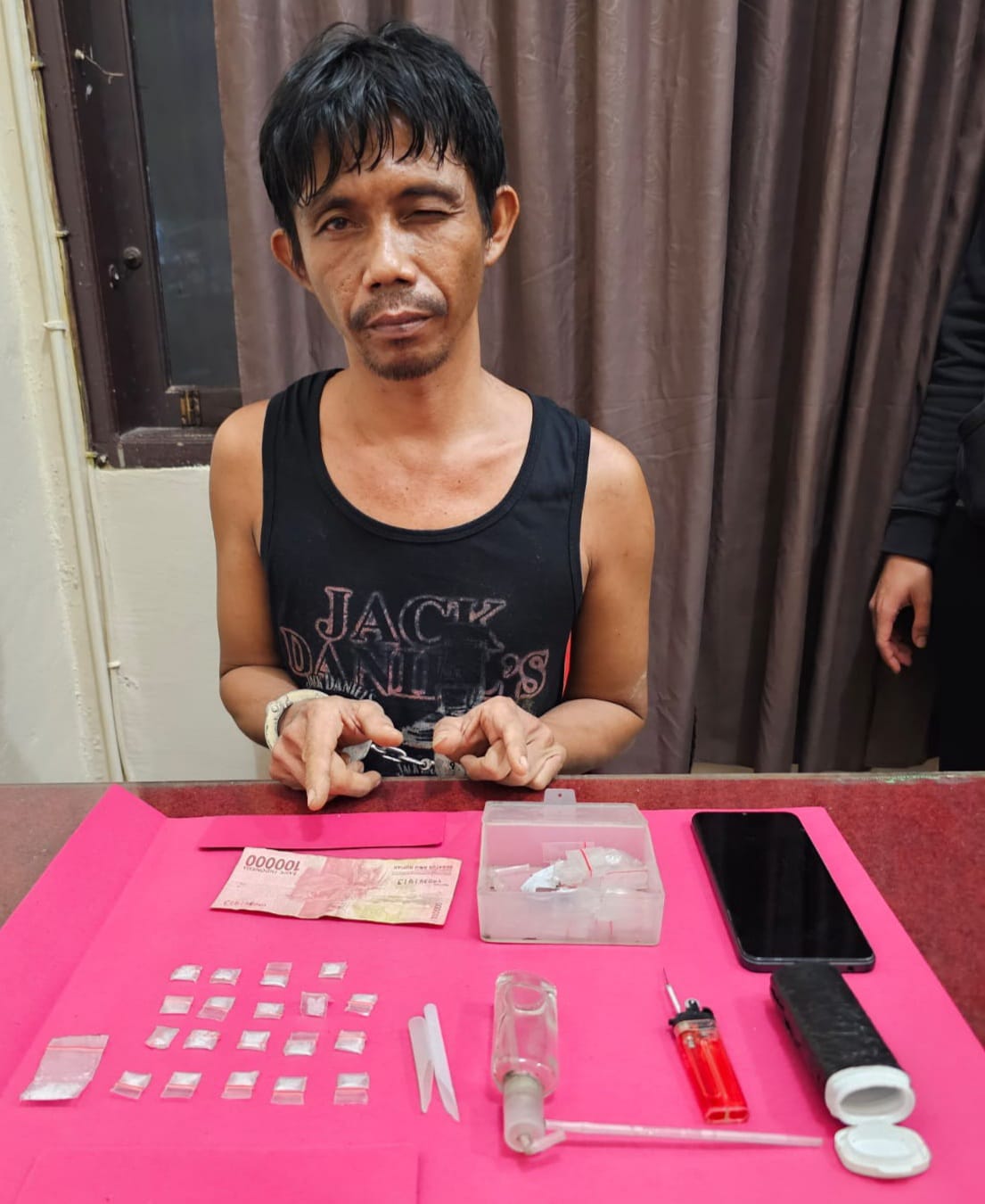 Polisi  Bongkar Peredaran Narkotika, 20 Paket Sabu Diamankan