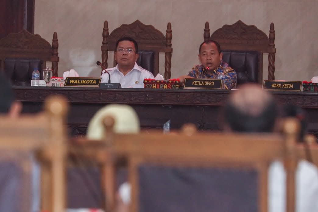Wesly Sampaikan Pendapat Akhir Wali Kota atas Persetujuan DPRD terhadap Penetapan Perda P-APBD Kota Pematangsiantar TA 2025