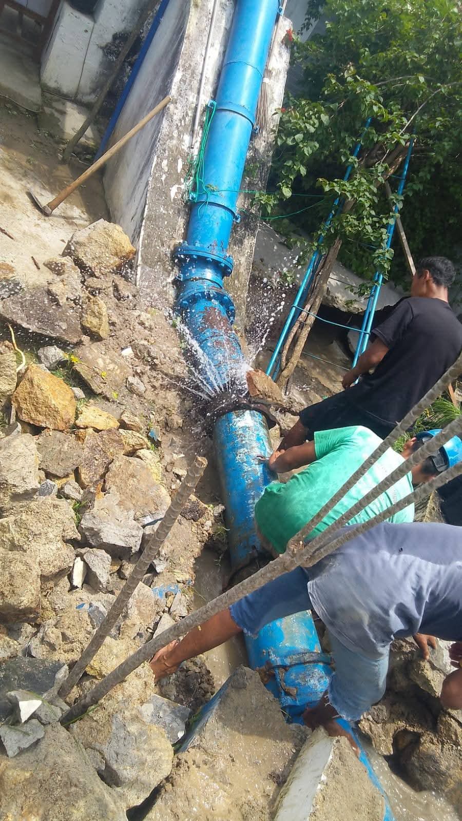 Pipa Pecah di Jembatan Merah Jalan SKI, Perumda Air Minum Tirta Uli Mohon Maaf