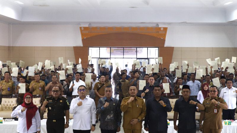 Penyerahan Sertipikat Program PTSL di Kabupaten Padang Lawas Utara