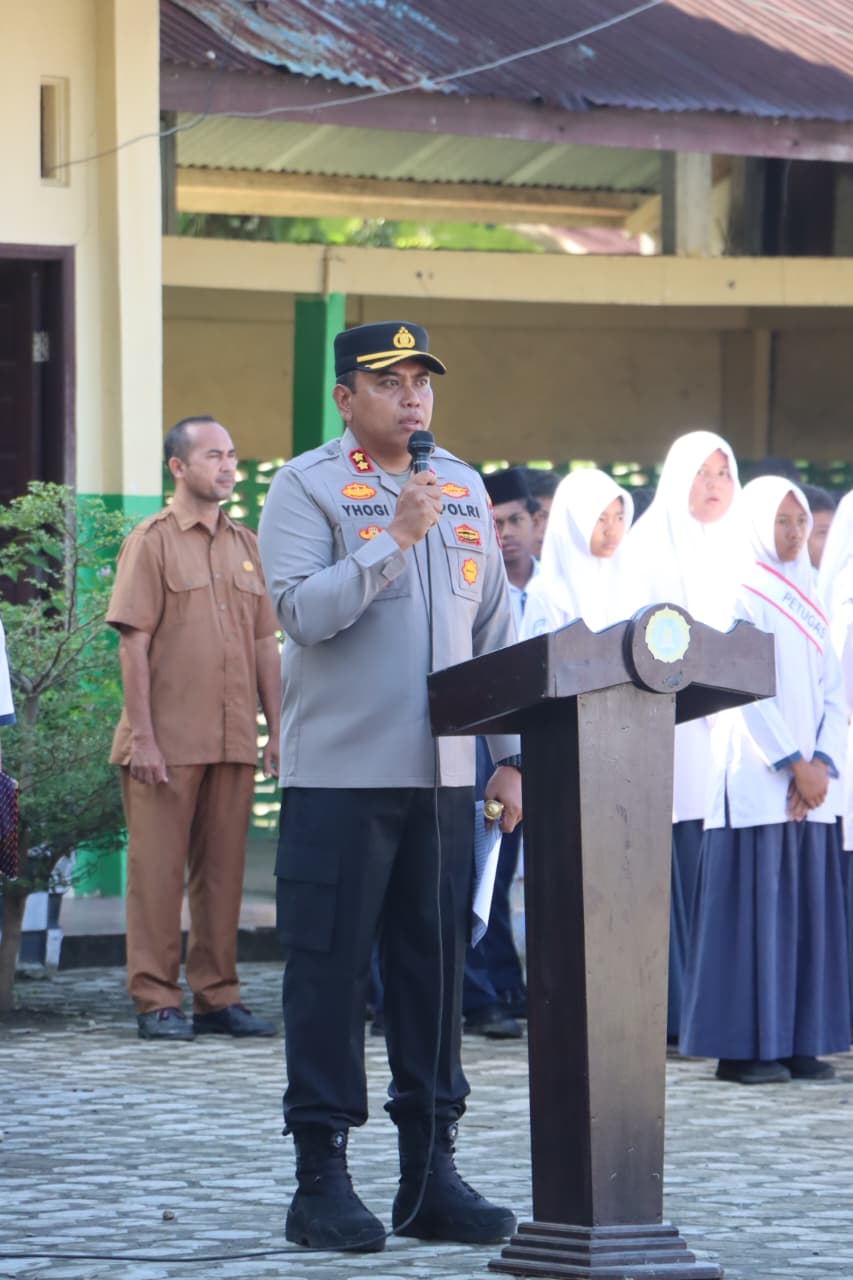 Kapolres Aceh Barat Jadi Inspektur Upacara di SMP Negeri 3 Meulaboh, Ajak Pelajar Jauhi Narkoba dan Bijak Bermedsos