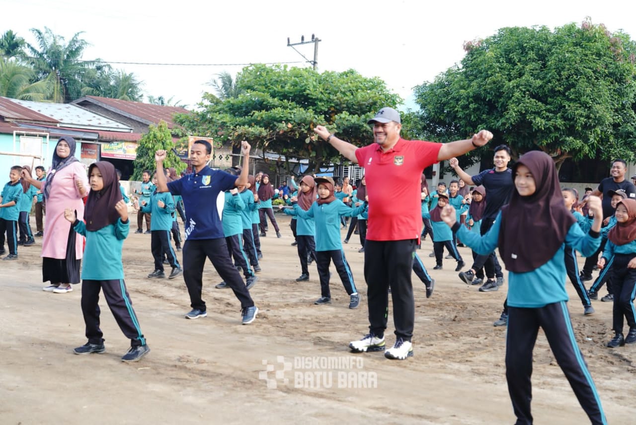 Bupati Baharuddin Siagian: Ajak Masyarakat Biasakan Jalan Pagi untuk Hidup Sehat