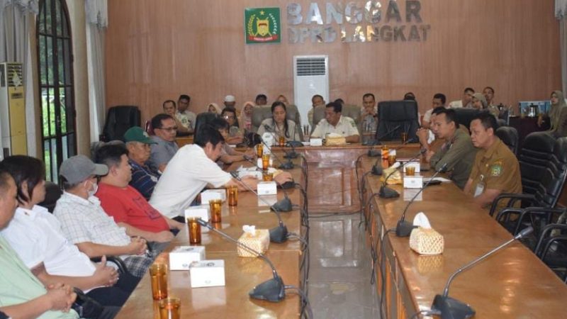 Pansus Perizinan Berusaha DPRD Langkat Mengelar Rapat dengan Pengusaha Sarang Burung Walet dan Instansi Terkait