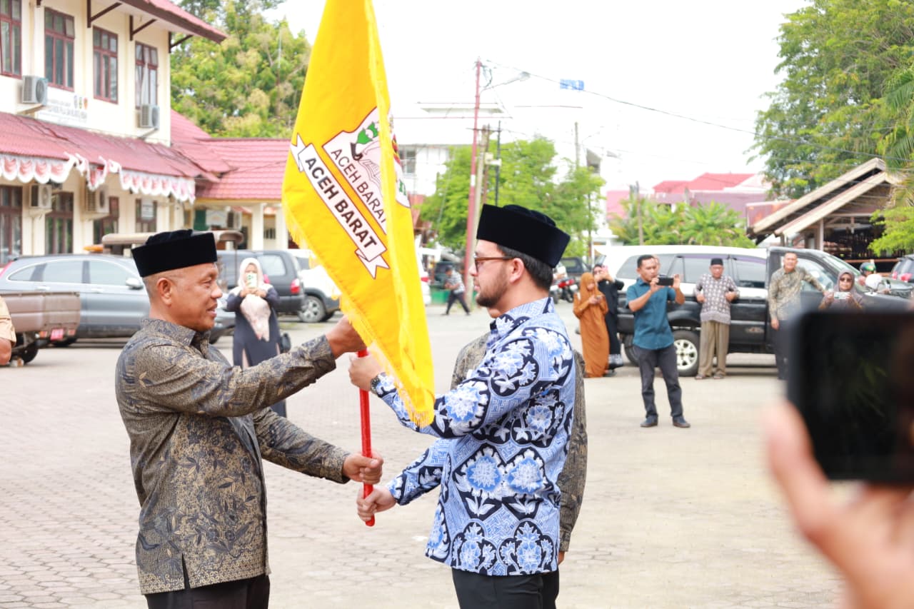 Wakil Bupati Aceh Barat Melepas 92 orang Kafilah Musabaqoh Tilawatil Quran (MTQ) Aceh Barat menuju MTQ Aceh ke 37 di Kabupaten Pidie Jaya