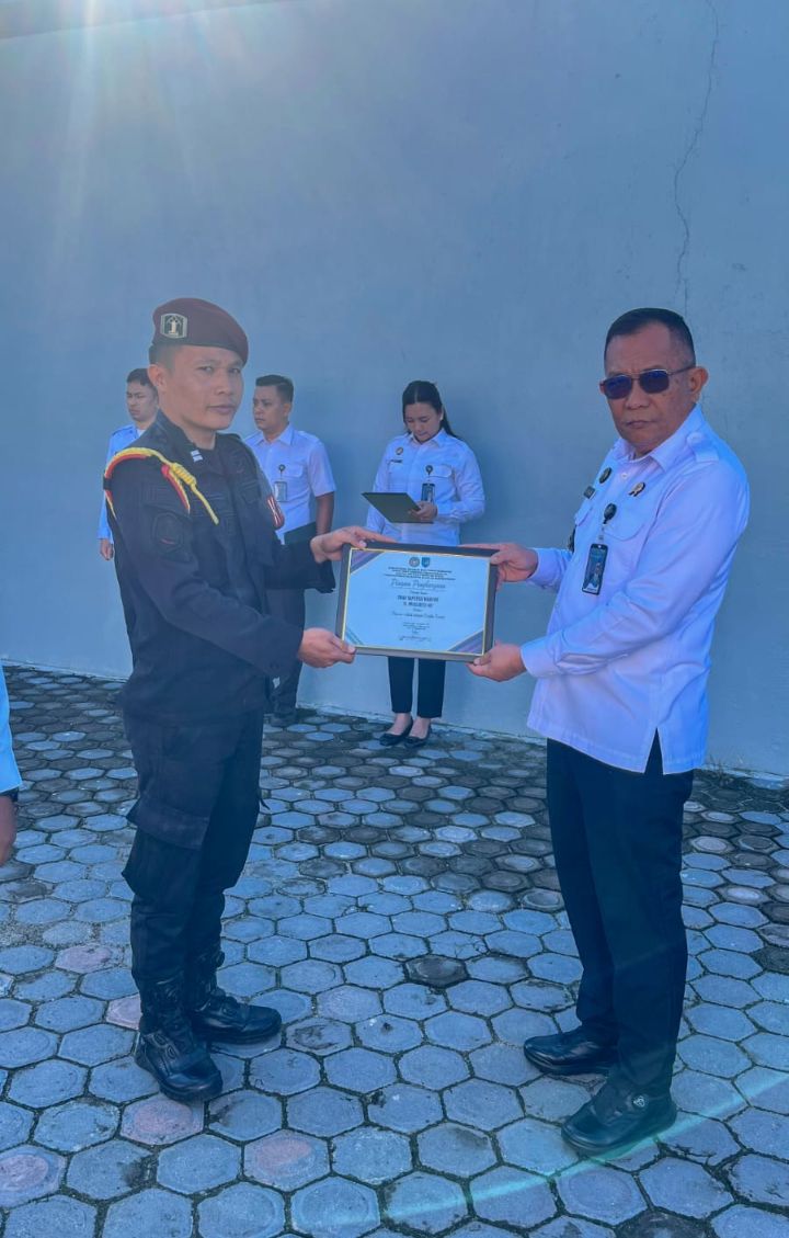 Kalapas Rantauprapat Apresiasi Kinerja Pegawai Berprestasi Melalui Pemberian Penghargaan