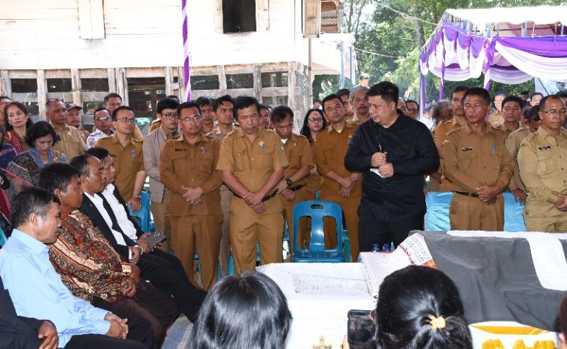 Bupati Samosir Sampaikan Ucapan Duka Cita atas Wafatnya Ibunda Wakil Bupati Samosir