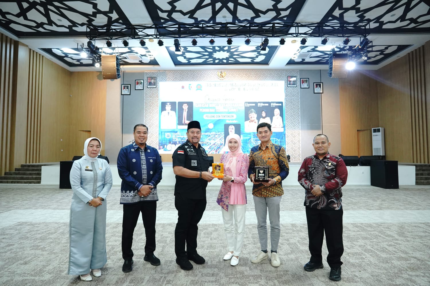Bupati Baharuddin Siagian Usulkan 75 Persen Pekerja di Kawasan Industri Kuala Tanjung Berasal dari Batu Bara