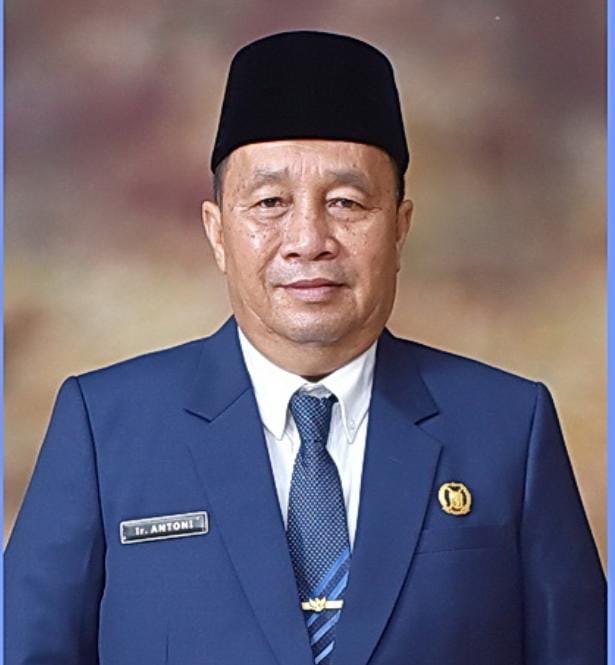 Antoni Ginting Apresiasi Terealisasinya Pemasangan Lampu Jalan Pasar X Kecamatan Padang Tualang