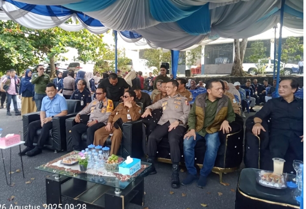 Menjelang Pilkada 2025, Pj Wali Kota Pangkalpinang Menghadiri Acara Logistik Kotak Suara